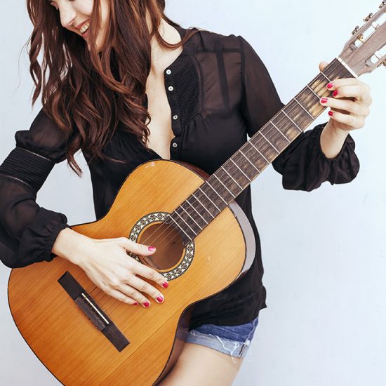 Veronika Sluka, spisovatelka a skladatelka, umělecká činnost, www.veronikasluka.com