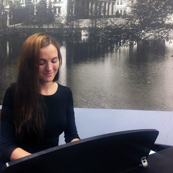 Veronika Sluka na koncertě Restaurace Plnej pekáč 2017 III.